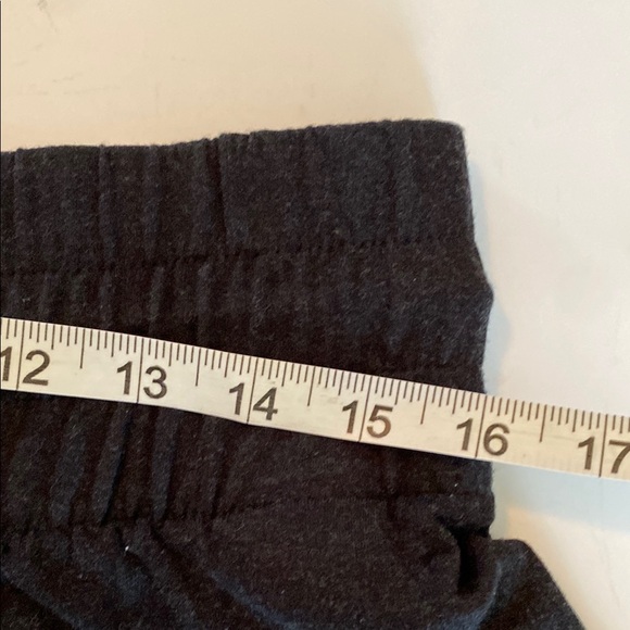 Adidas Women’s Athletic Shorts Size Large - Picture 3 of 8